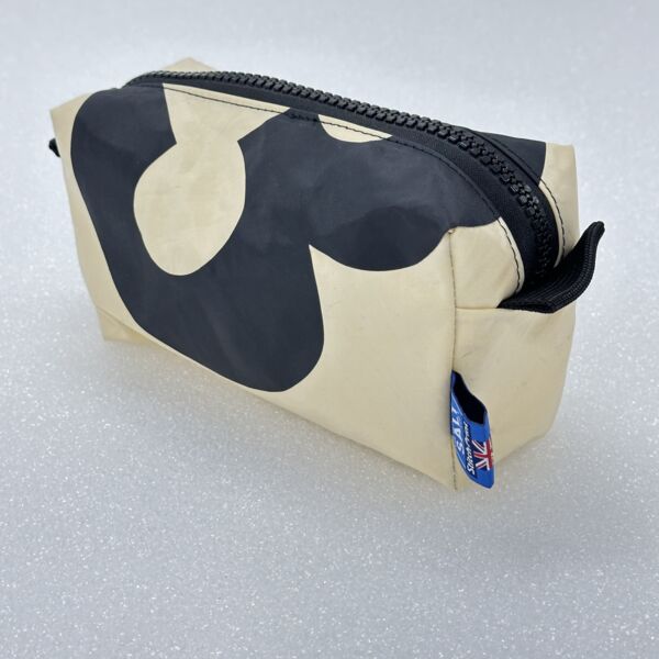 Recycled Sailcloth Wash Bag Thumbnail