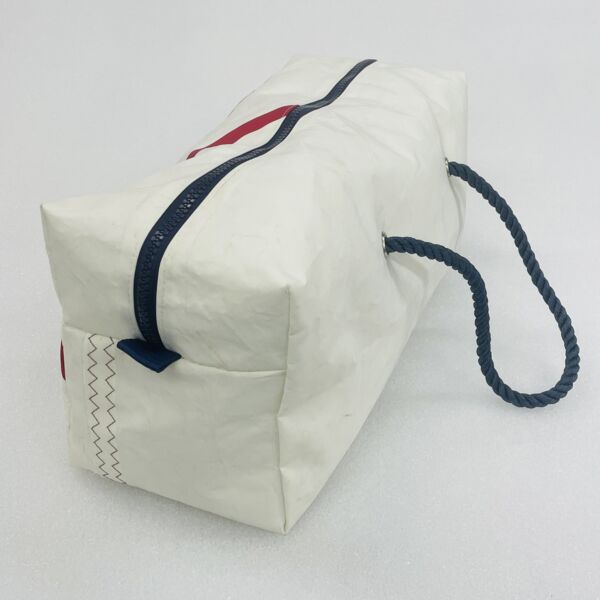 Recycled Sailcloth Medium Holdall Thumbnail