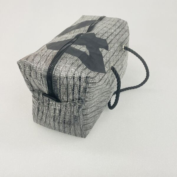Recycled Sailcloth Medium Holdall Thumbnail
